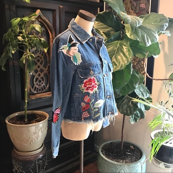 ASOS Maggie embroidered Denim crop trucker jacket - Picture 4 of 8